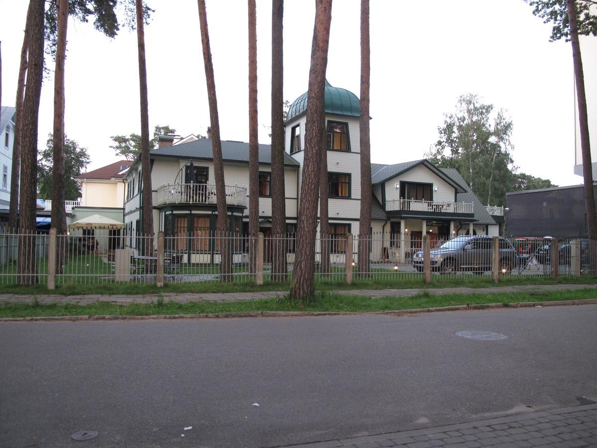 Sunset Hotel Jūrkalne Kültér fotó